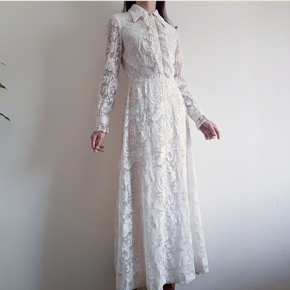 RARE ITEM!!! Vintage 1970s Cream Lace Wedding Dress - Maxi Gown - Picture 4 of 10